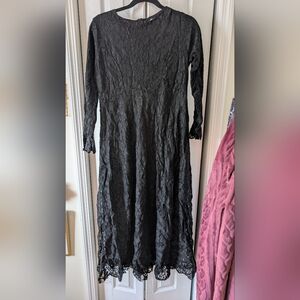 Black Lace Maxi Dress With Sleeves